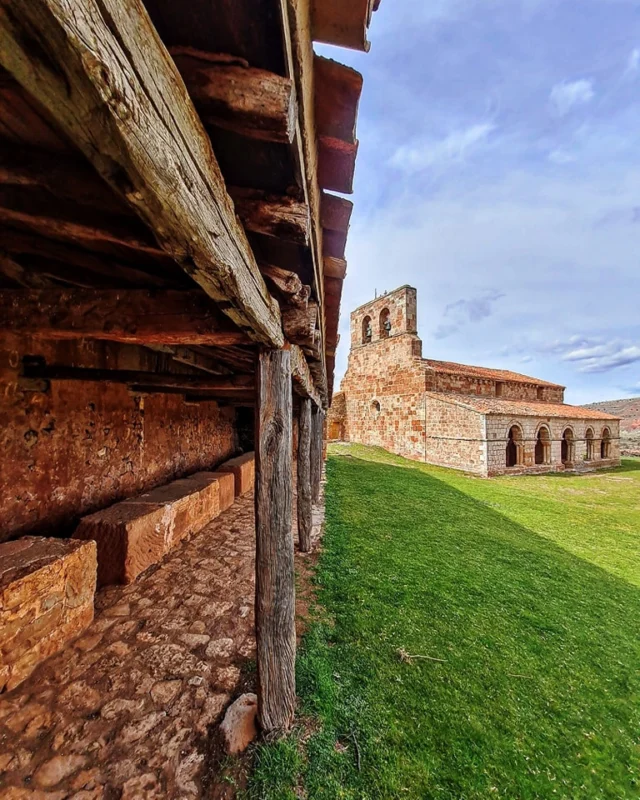 ¡Tiermes es el yacimiento del sur de Soria que combina románico con excavaciones rupestres y construcciones romanas en un mismo espacio!

#tiermes #historia #yacimiento #soria #soriaestademoda #turismo #españa #castillayleon #patrimonio